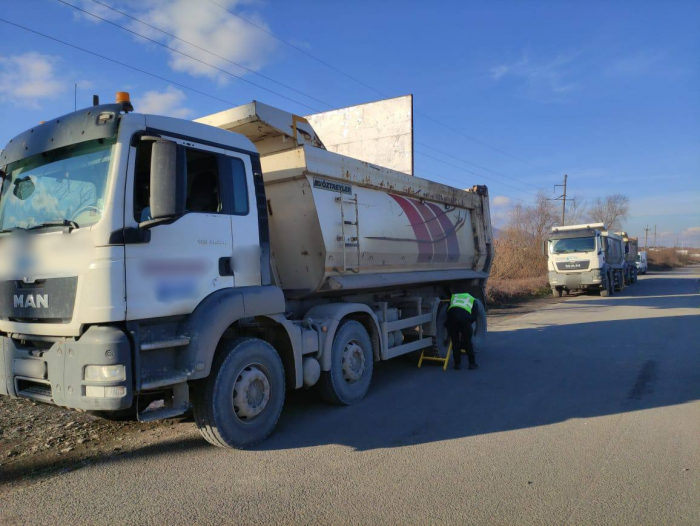 Низку вагових та порушень режиму праці і відпочинку водіїв зафіксували інспектори Укртрансбезпеки на Закарпатті

