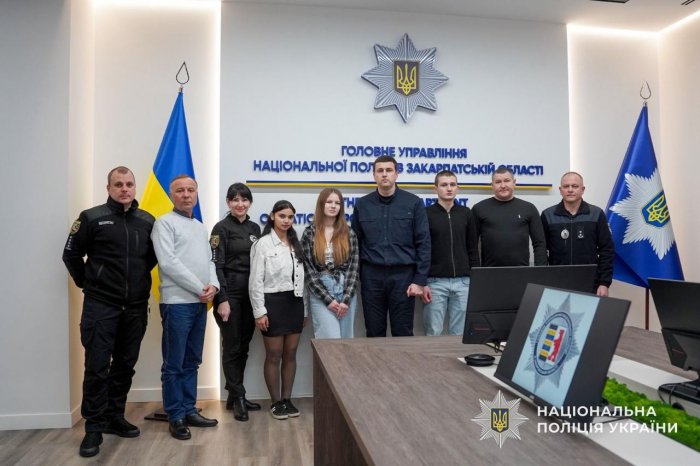 У поліції Закарпаття нагородили переможців творчого конкурсу «16 днів — 16 кроків до світу без насильства»