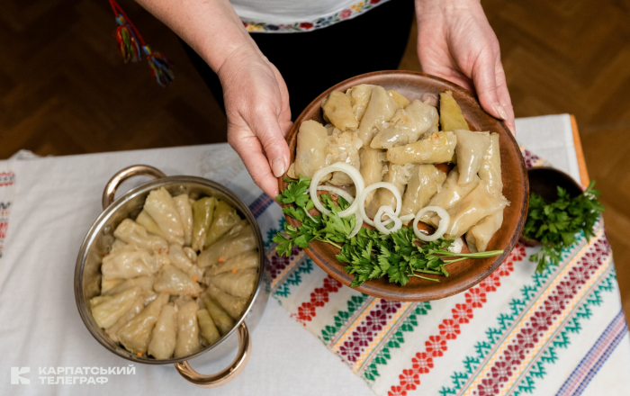 Унікальна страва Полянської Гути: як готують рисильовані голубці
