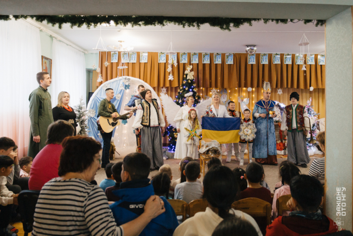 Коли Різдво приходить разом із захисниками: вертеп 26 Закарпатського полку НГУ