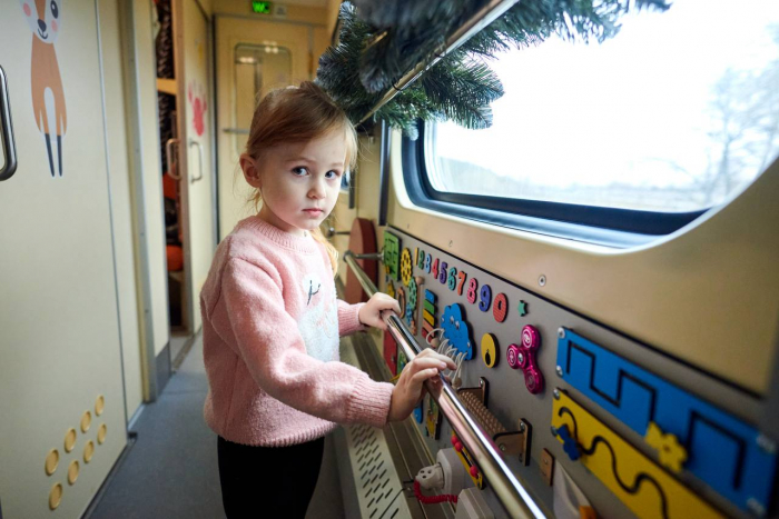 У складі поїзда №95/96 "Київ – Рахів" курсуватимуть два дитячі вагони