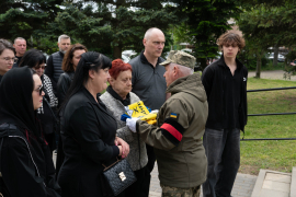 На щиті: в Ужгороді сьогодні попрощалися із 50-річним солдатом Віктором Зацариніним

