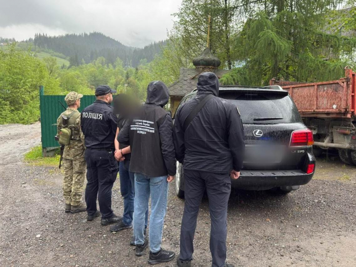 На Закарпатті затримали 25-річного жителя Івано-Франківщини, який мав намір незаконно потрапити в Румунію