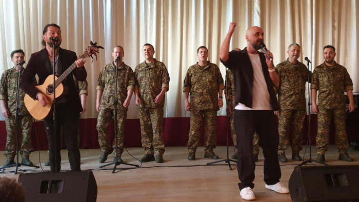 Нацгвардійці й «Авіатор» подарували концерт студентам Академії культури і мистецтв, військовим і переселенцям в Ужгороді