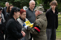 На щиті: в Ужгороді сьогодні попрощалися із 50-річним солдатом Віктором Зацариніним

