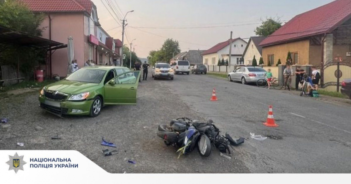 Поліція Тячівщини встановлює обставини ДТП, внаслідок якої травмувався малолітній водій скутера