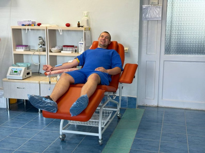 Прийшли понад 200 людей: у Закарпатській обласній станції переливання триває місячник донорства крові
