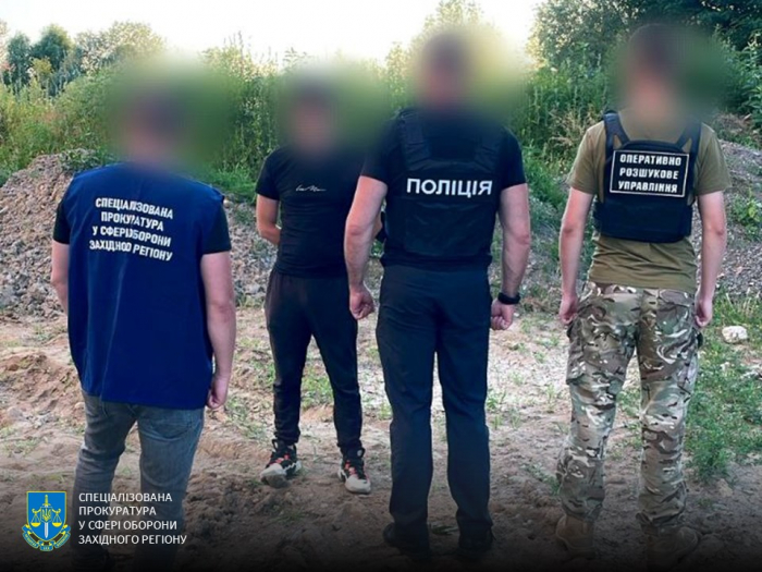 На Закарпатті затримали військового, який переправляв чоловіків до Словаччини за 5 тисяч доларів
