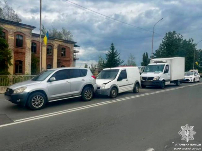 Подвійна ДТП у Мукачеві: водій-винуватець їздив напідпитку