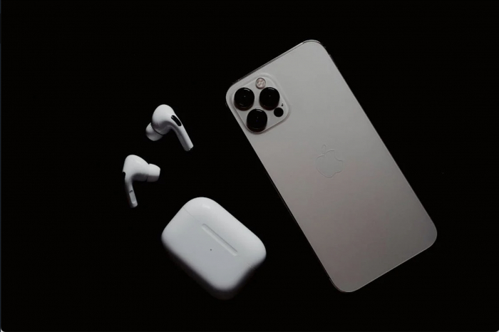Матеріали корпусу iPhone 16e та iPhone 16 Plus – що краще?