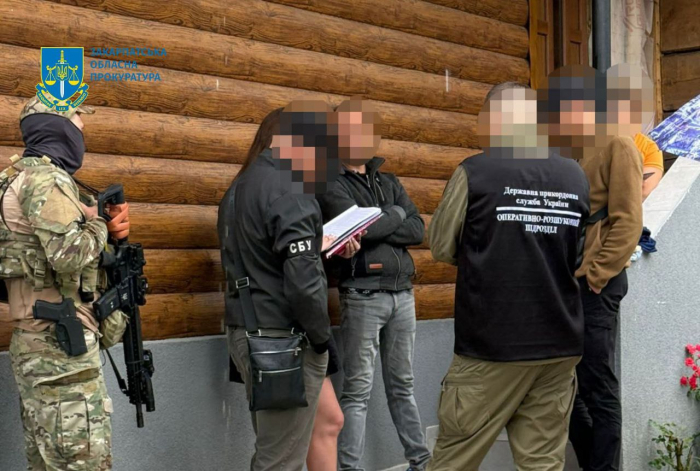 Прокурори повідомили про підозру трьом причетним до незаконного переправлення ухилянтів