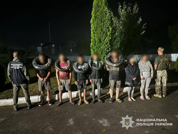 На Берегівщині поліція затримала двох зловмисниць, які організували спробу нелегального перетину кордону для п’ятьох військовозобов’язаних
