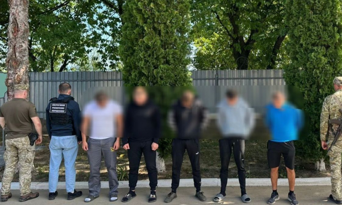 Прикордонники Чопського загону затримали п’ятьох юнаків, які намагалися незаконно перетнути українсько-словацький кордон