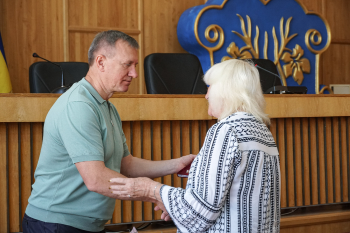В Ужгородській міськраді вручили нагороди рідним полеглих Захисників