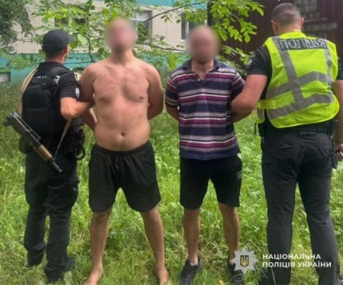 На Хустщині взято під варту зловмисників, які у стані сп’яніння напали на поліцейського та військовослужбовця