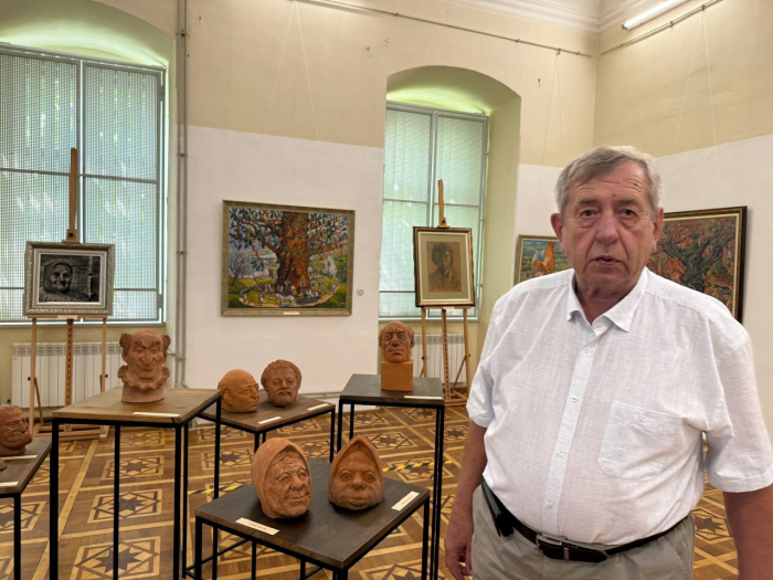 «Традиції на полотні»: народний художник України Тарас Данилич представив в Ужгороді виставку робіт з нагоди 80-річчя ФОТО