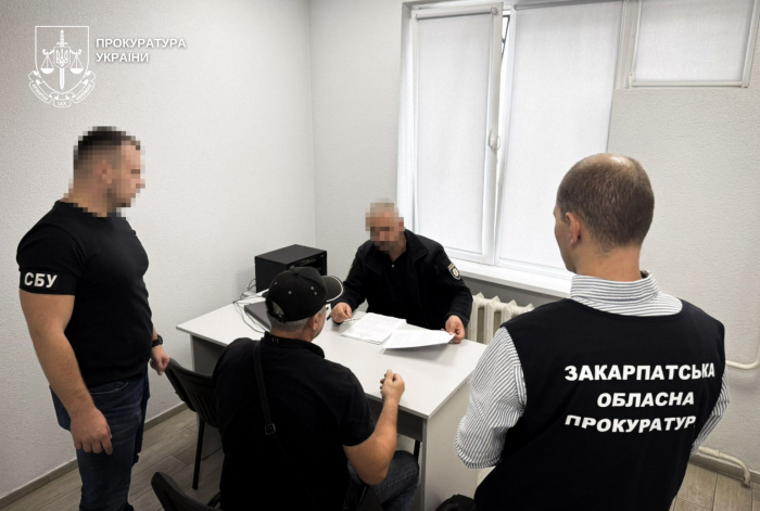 Розкрадання 37,8 млн грн при ремонті дороги державного значення – на Закарпатті прокуратура повідомила про підозру підряднику та головному інженеру з технагляду


