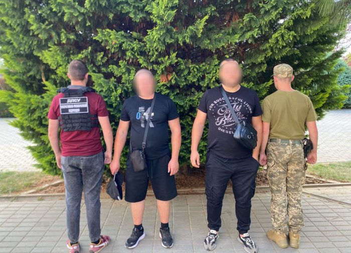 На Закарпатті затримали двох громадян України, які намагалися у незаконний спосіб пробратися до Угорщини


