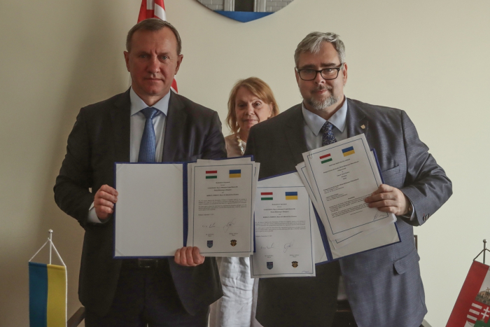Богдан Андріїв підписав угоду про співпрацю Ужгорода із угорським Обуда-Бекашмедьєром
