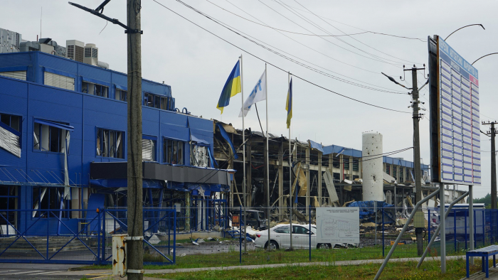 Ми будемо робити все, щоб допомогти підприємству швидко відновитися - Зеленський про зруйнований росіянами "Flex" у Мукачеві