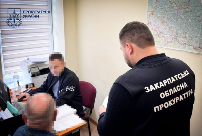 На Закарпатті прокуратура повідомила про підозру керівнику підприємства за спробу контрабанди лісоматеріалів