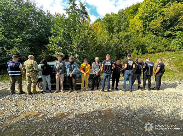 На Рахівщині правоохоронці попередили спробу незаконного переправлення військовозобов’язаних через кордон: затримано 2 фігурантів