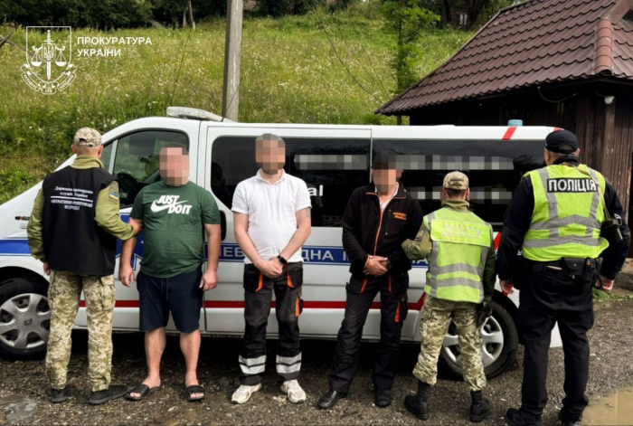 “Швидка допомога” для втечі за кордон: на Тячівщині судитимуть переправників


