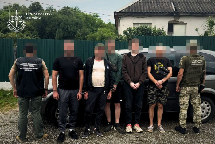 На Берегівщині прокуратура скерувала до суду обвинувальний акт щодо закарпатця, який через ліс переправляв ухилянтів до Румунії