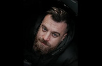 “Вічність у миті”: в Ужгородському замку сьогодні відкриють виставку фоторобіт полеглого воїна Ігоря Климовича
