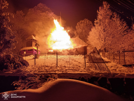 Вогнеборці запобігли знищенню пам’ятки архітектури національного значення — дерев’яної церкви в селі Івашковиця Хустського району