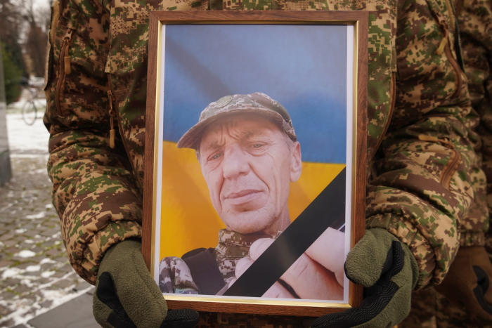 В Ужгороді сьогодні попрощалися із 52-річним нацгвардійцем Миколою Головком