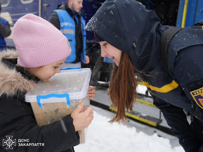 Рятувальники допомогли двом родинам, які прибули евакуаційним потягом з Дніпропетровщини