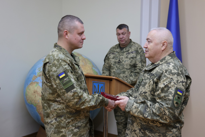 Прикордонника Чопського загону Дениса Петренка нагородили державною відзнакою

