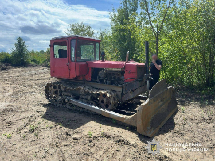 Поліція Закарпаття викрила організовану злочинну групу, члени якої незаконно видобували піщано-гравійну суміш