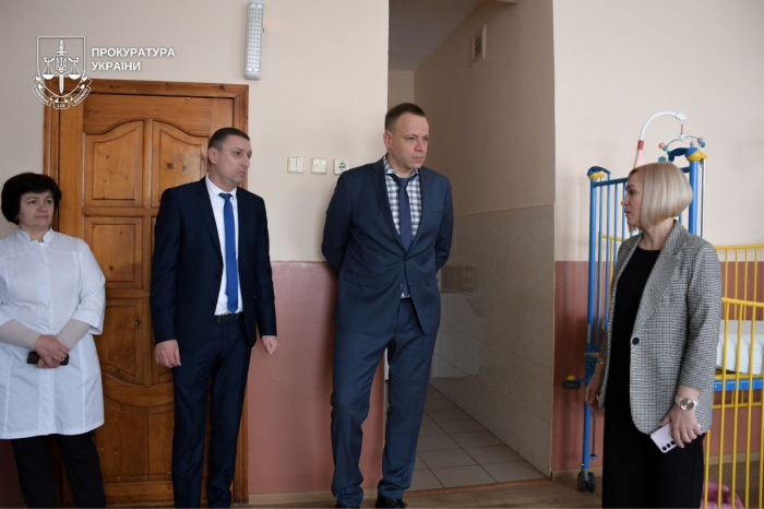 Прокурори Закарпаття з початку року здійснили 11 моніторингових виїздів до закладів, де перебувають діти