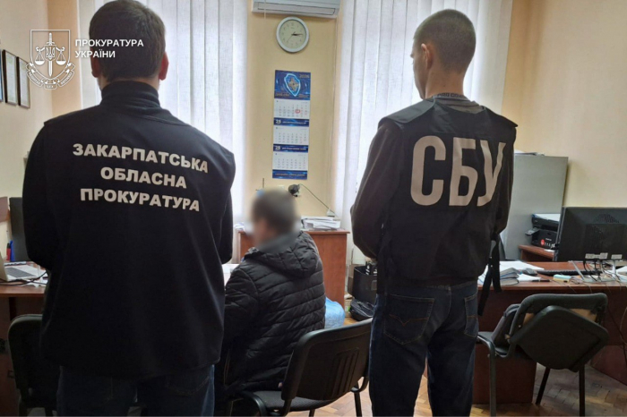 На Закарпатті викрито підприємців, які під прикриттям міжнародних перевезень організовували виїзд за кордон фіктивних водіїв


