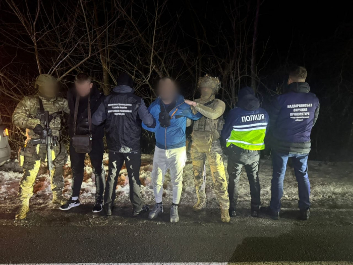 Горами через Закарпаття: викрито канал незаконного переправлення до Румунії
