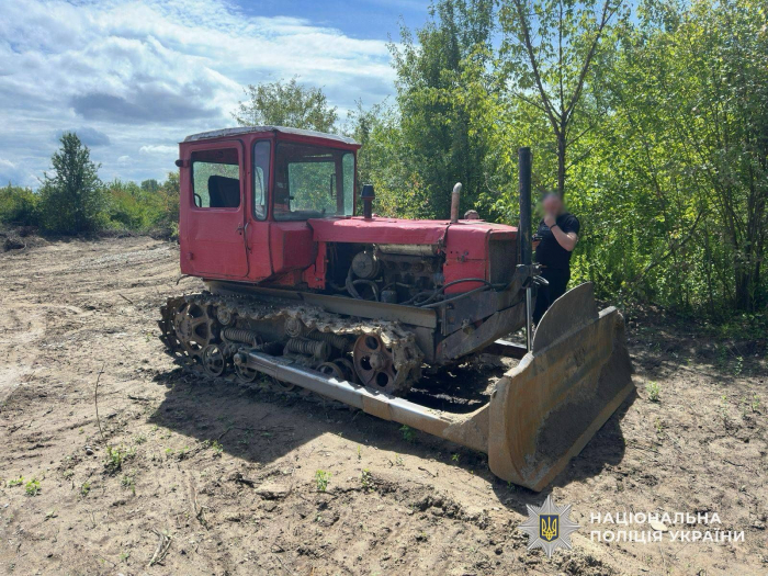 За матеріалами поліції Закарпаття судитимуть організовану групу за незаконний видобуток піщано-гравійної суміші


