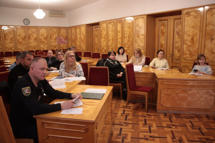 У Закарпатській ОВА розглянули ситуацію з підлітковими правопорушеннями та сімейним неблагополуччям