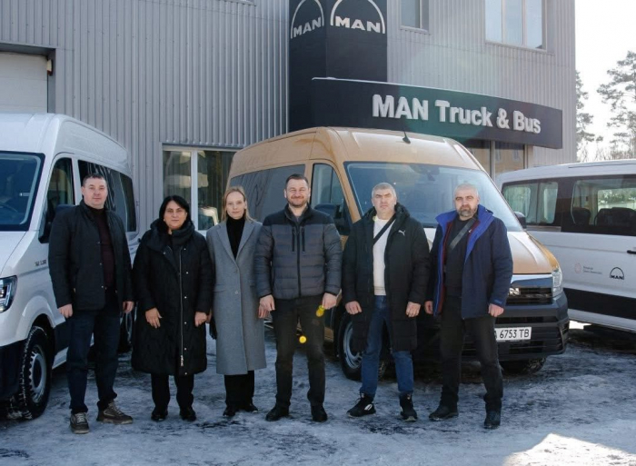 Освіта без бар’єрів: чотири закарпатські заклади освіти отримали новий спецтранспорт