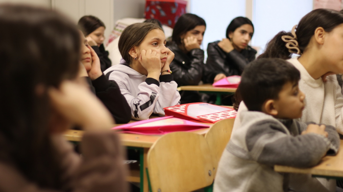 В Ужгороді стартували додаткові освітні заняття для дітей з ромської громади

