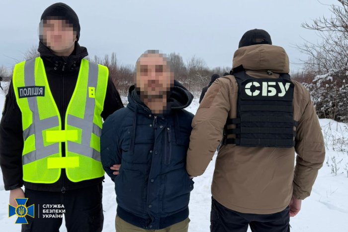 СБУ та Нацполіція викрили чергових ділків на підпільній торгівлі зброєю


