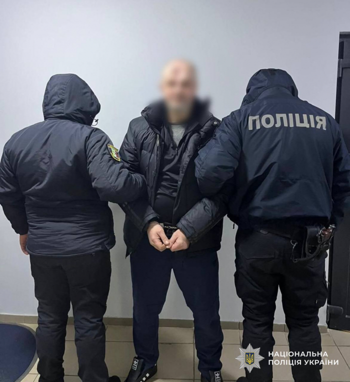 У Рахові поліцейські затримали раніше судимого чоловіка за підозрою в умисному вбивстві місцевого жителя

