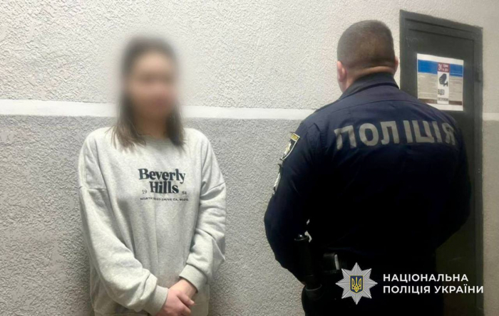 На Мукачівщині поліція затримала підозрювану, яка ножем поранила співмешканця