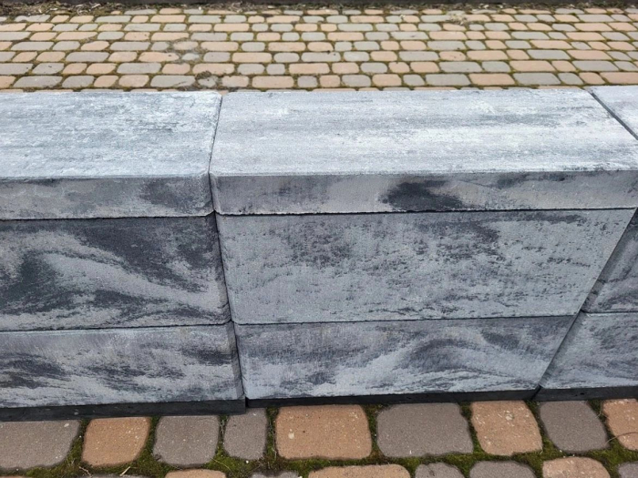 Чому варто використовувати бетонні блоки для зведення огорожі

