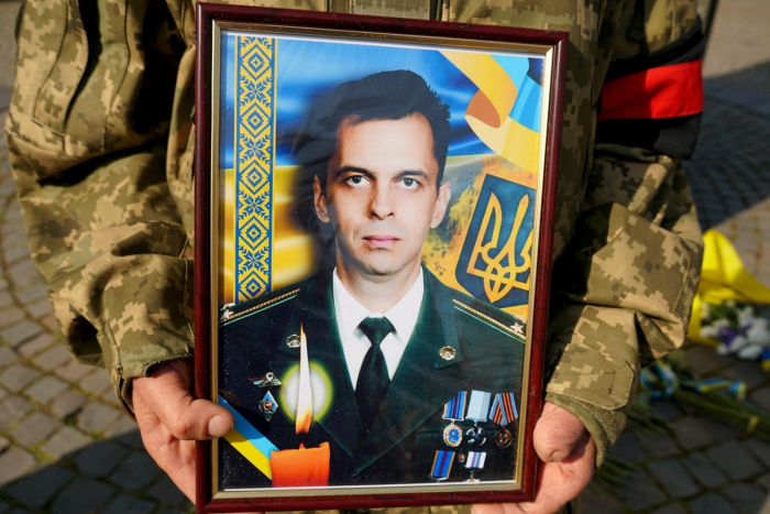 В Ужгороді сьогодні попрощалися із 56-річним підполковником Олександром Сахнюком
