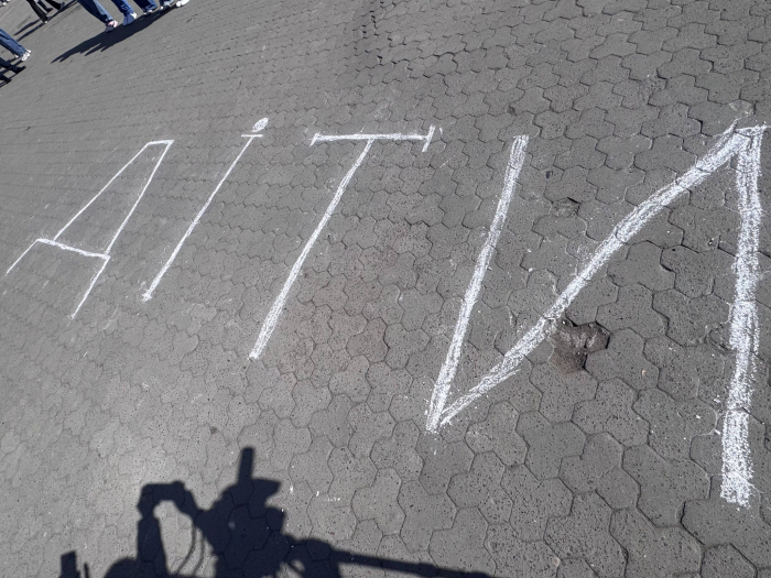 Закарпатці долучилися до вшанування роковин авіаудару РФ по драмтеатру в Маріуполі