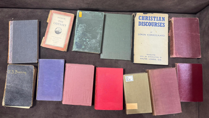 Посадовці митного поста «Чоп-залізничний» упередили незаконне вивезення до ЄС колекційних зарубіжних стародруків