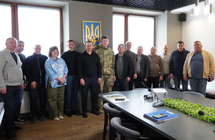 Ужгородських комунальників відзначили подяками 101 бригади ТрО