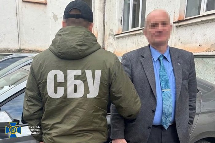 СБУ, ДБР та Нацполіція затримали голову районної ВЛК на Закарпатті та вилучили у нього майже 11 млн грн